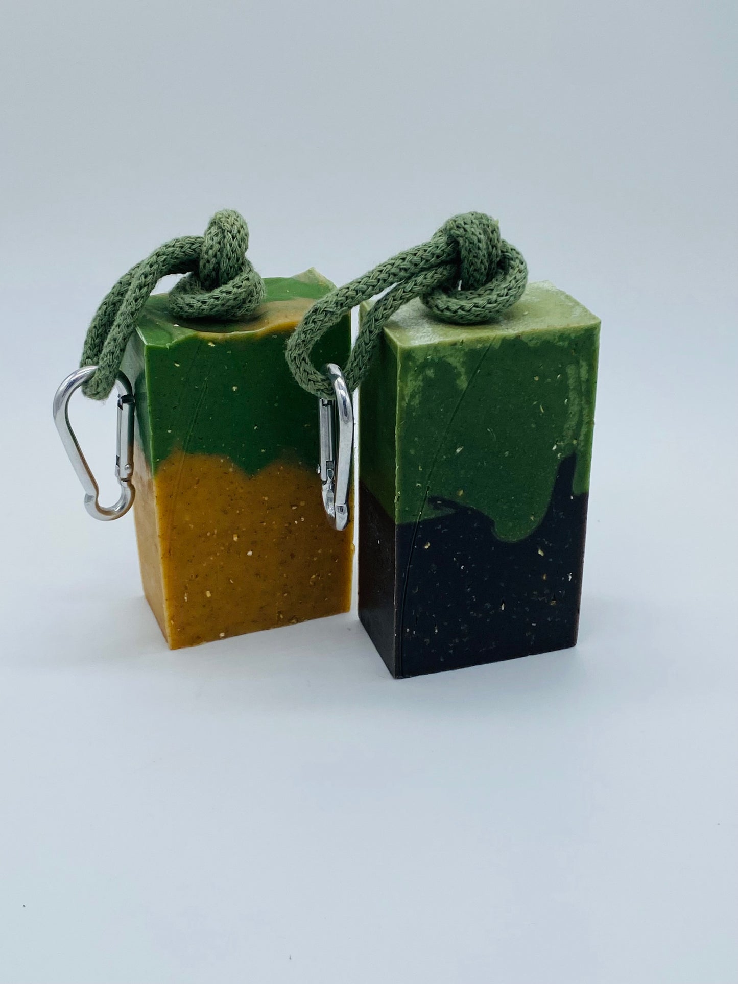 De kampeerbroeder met Spirulina en Alkanetpoeder