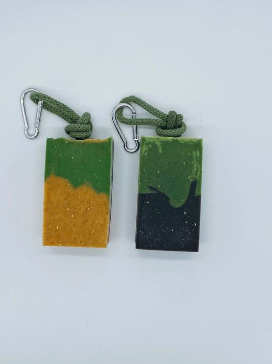 De kampeerbroeder met Spirulina en Alkanetpoeder